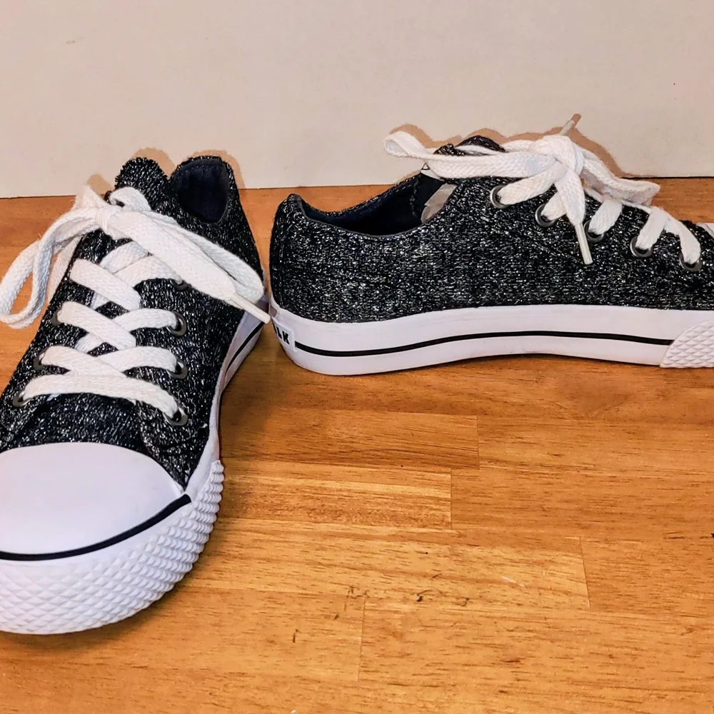 Kids Glitter Sneakers with White Laces - Picture 6 of 8
